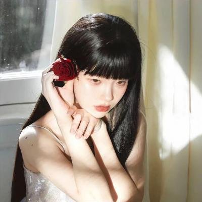 出水红莲